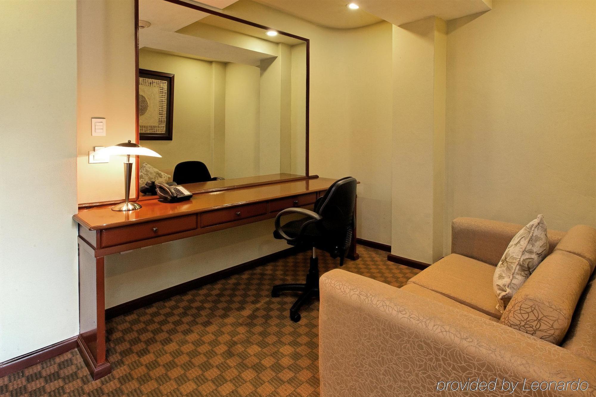 Hotel Inn&suites México Zona Reforma 4*